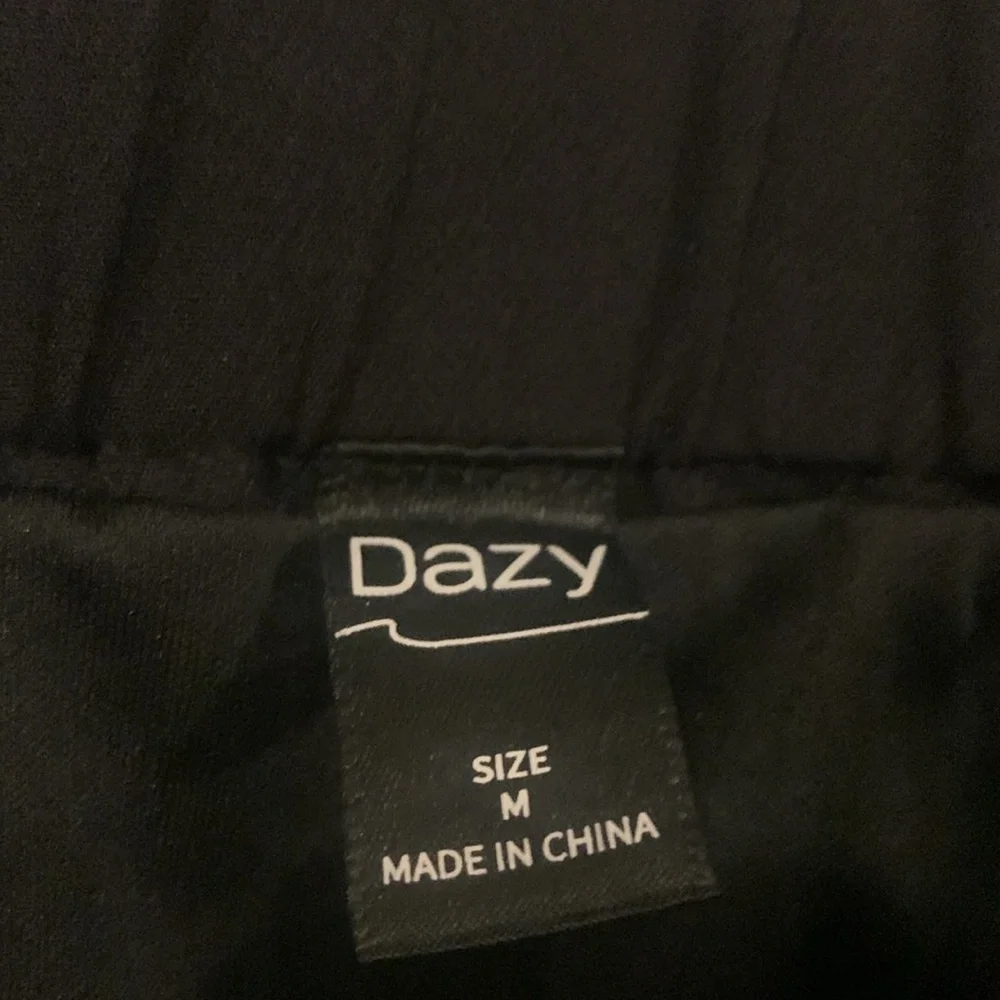 Dazy black skirt